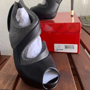 Guess / Hilarie model